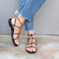 Allegra Nero Sandalo con Borchie con due fibbiette regolabili in stile gladiatore | Roberta Martini