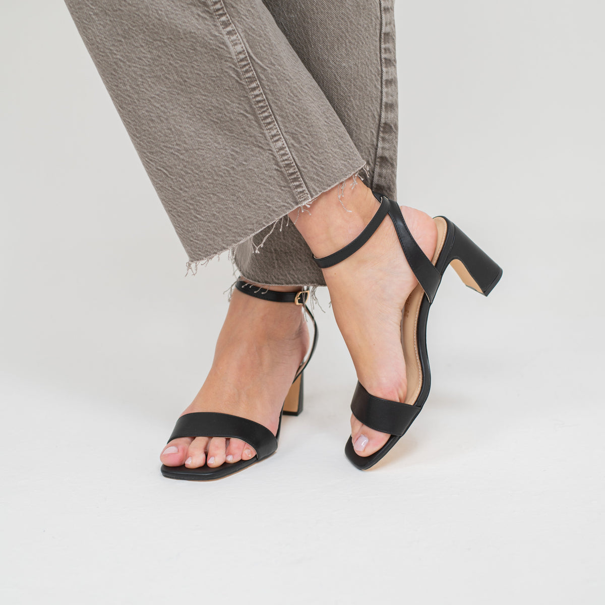 Nadia Sandal in Beige Leatherette