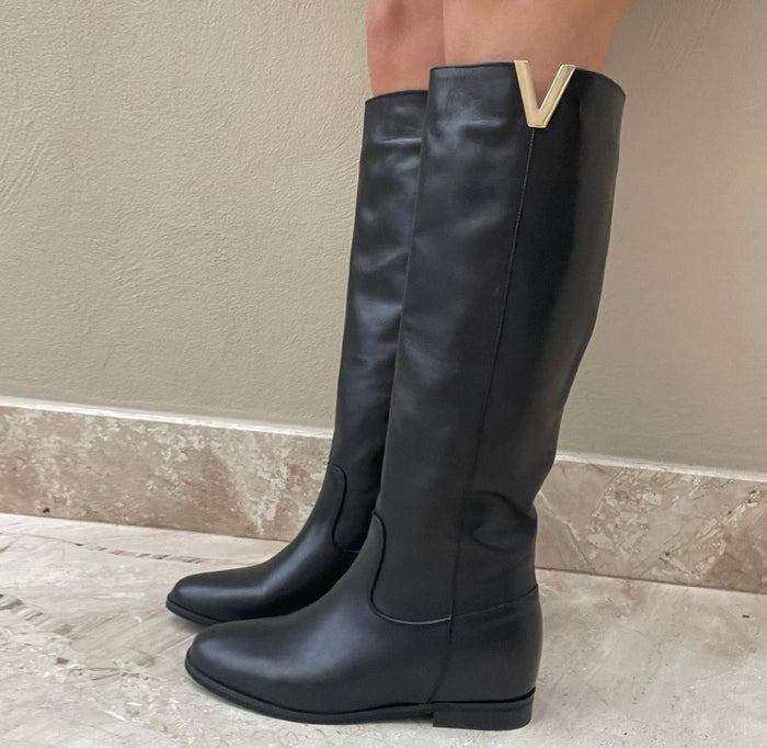 Elodie Boot With V - PERMANENT