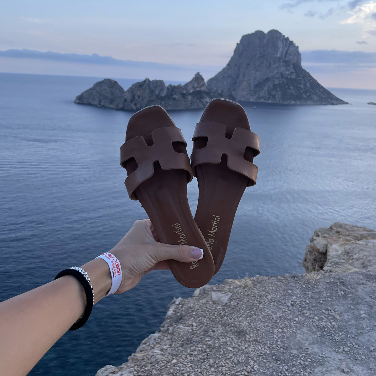 Paris Tan flat sandal