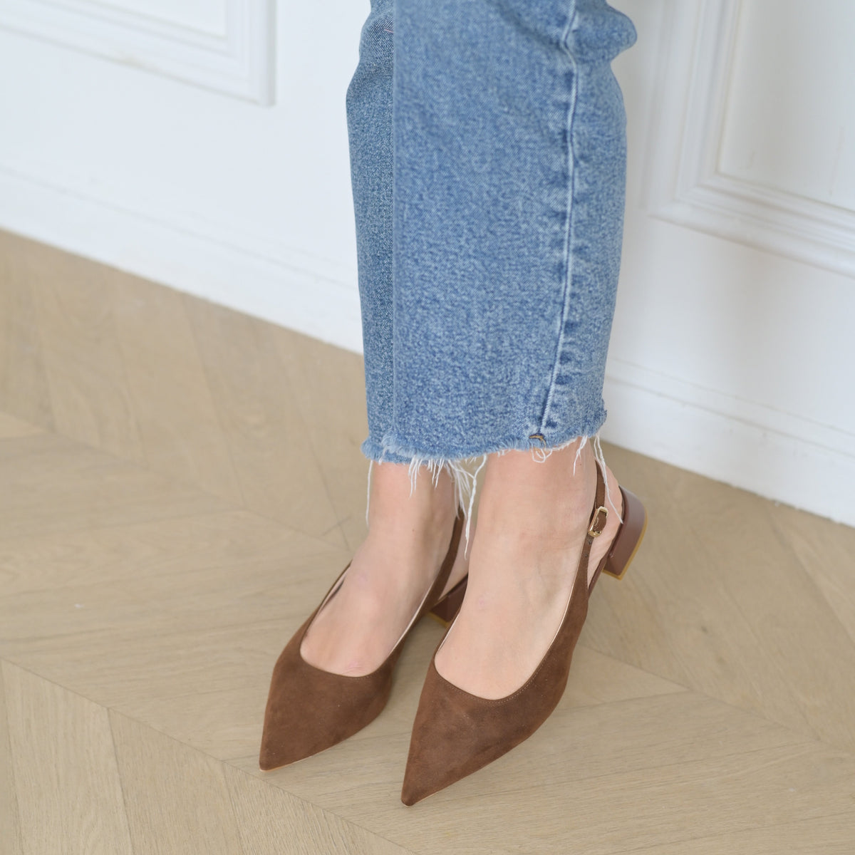 Noemi Décolleté Ballerine avec Bracelet Noir