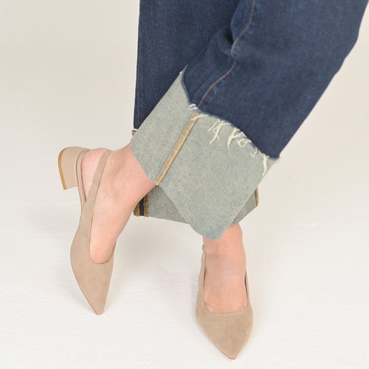 Noemi Décolleté Ballerine avec Bracelet Noir